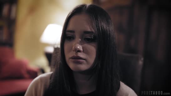 Пухлую брюнетку развели на анальный секс №1