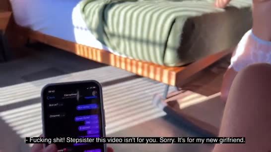 Сводная сестра пришла к брату в комнату голая №1