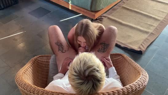 Сводная сестра пришла к брату в комнату голая №2