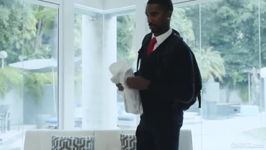 Негр сделал азиаточке массаж и заодно насадил на кукан №1