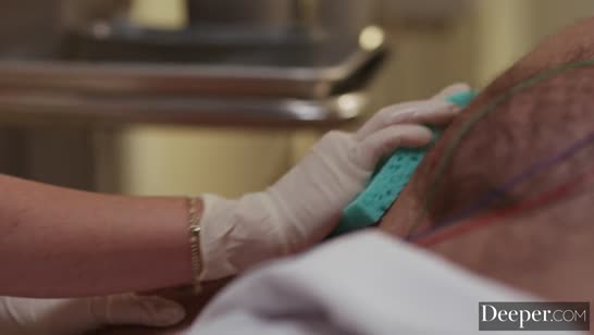 Фигуристая медсестра Angela White соблазнила больного на дежурстве №2