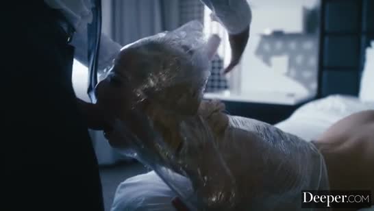 Обмотал молодую подругу пленкой и жестко ее отодрал №2