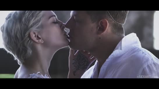 Фигуристая Skye Blue красиво шпилится с любовником №2