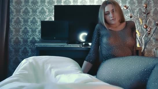 Девушка в секс наряде устроила красивый домашний трах №1