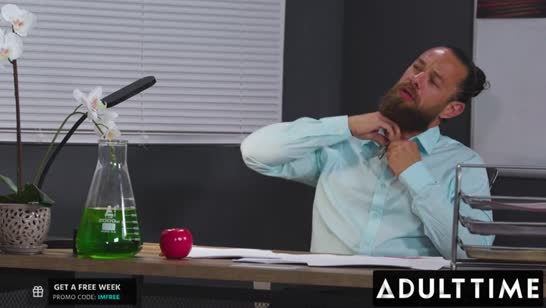 Freya Parker разделась до гола и замутила эротичный массаж №1