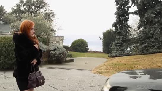 Рыжая студентка получает удовольствие от дилдо №2