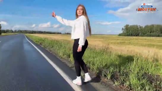 Попутчицу с такой задницей готов подвести любой №1