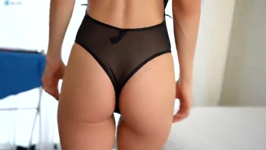 Lolly Lips возбудила парня новым эротичным нарядом №1