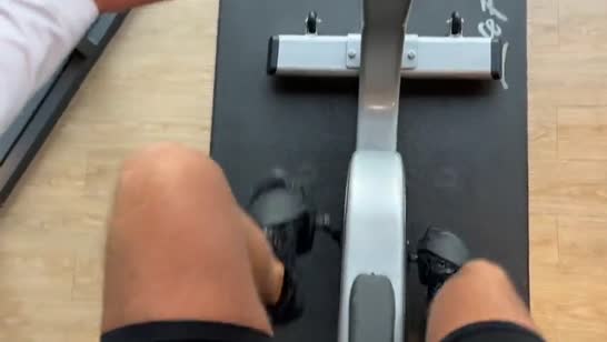 Спортивную русскую девушку завели в туалет и трахнули №1